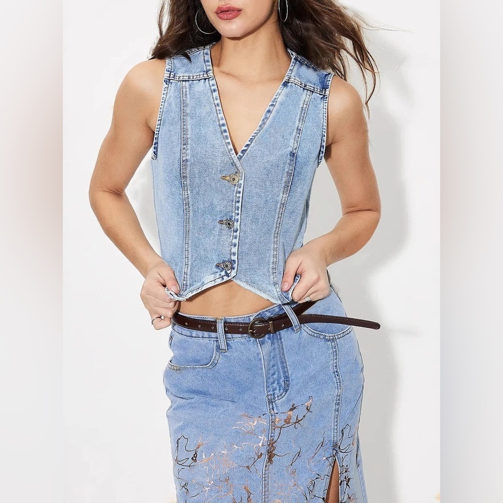 Button-Up Sleeveless Denim Vest